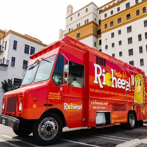 custom-food-truck-wraps-768x621